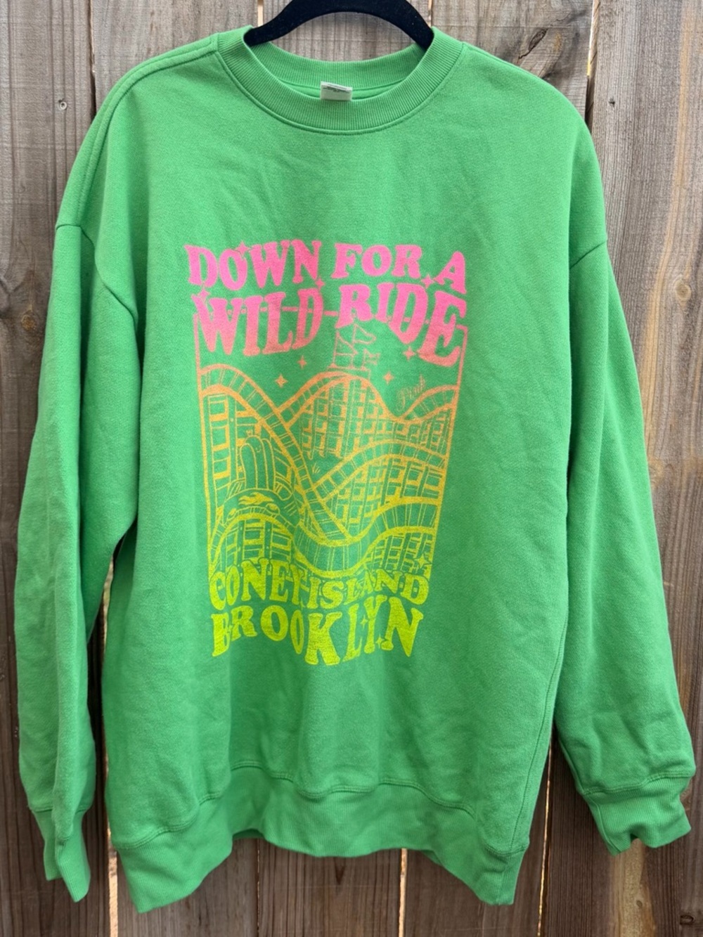 PINK Victoria's Secret Green Crewneck Graphic Size Small oversized